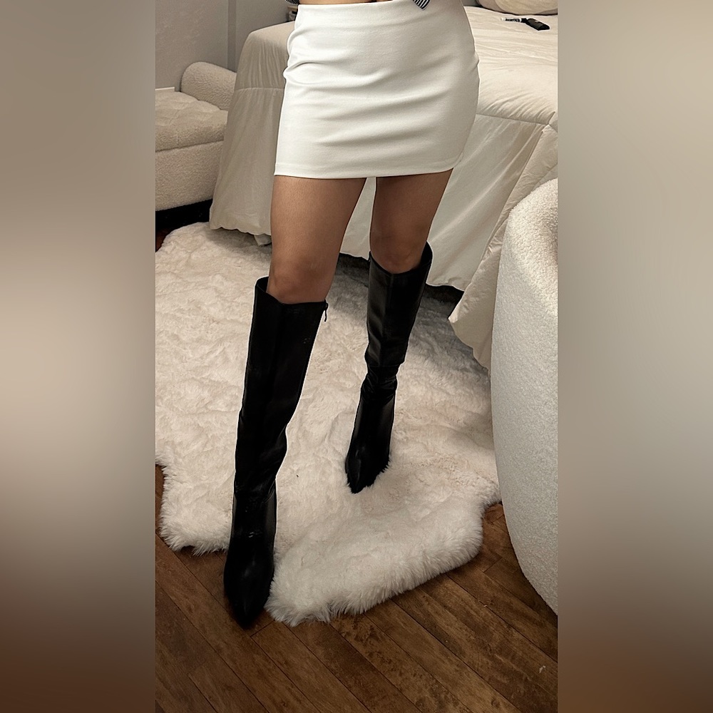Zara White Mini Fitted Skirt